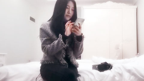 迷妹推荐--约会气质甜美小姐姐到酒店坐腿上爆怀里爱抚极品黑丝滑嫩销魂鸡巴硬邦邦插入立马娇吟浪叫真敏感啊