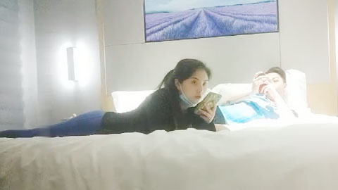 迷妹推荐--走暖男路线，按摩捶腿，深情相拥舌吻，大胸狂舞激情无限