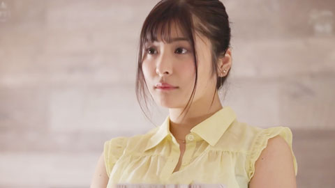 轻蔑昭和老爷上司熟练的性骚扰技术，优秀职涯美女坠入陷阱…_在出差地的相部屋被折磨，屈辱性交的严苛经历──似鸟日菜__002