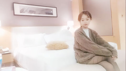 迷妹推荐--小伙酒店约操超甜学生兼职妹