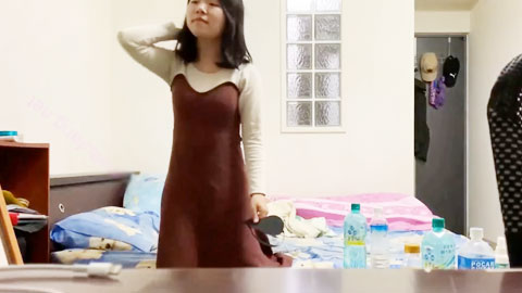 迷妹推荐--妹子长的很清纯,私下很骚,各种姿势配合摆弄