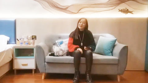 迷妹推荐--有风情有颜值有身材丰腴肉感啪啪抱住爱抚亲吻滋味绝美啪啪大力插入操穴猛顶