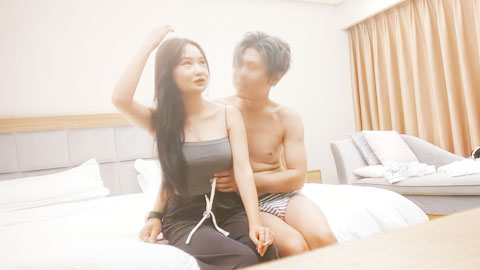 迷妹推荐--00后大圈女神相伴，小美女被花式操逼，高潮表情扭曲