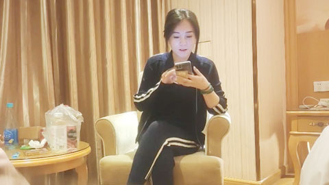 迷妹推荐--美少妇再次登门，风骚妩媚，宛如情人相聚
