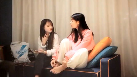 迷妹推荐--双飞大秀  学生妹