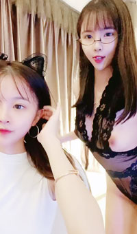 姐妹花互舔骚逼跳蛋自慰