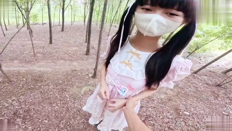 迷妹推荐--猥琐大叔野外套路强插04年学生妹 连续中出两炮操爽了