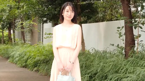 音大毕业的清秀人妻开拍前的调戏和热身