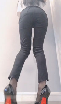 爆裂黑丝【可爱兔】阳具后入爆艹白虎穴-