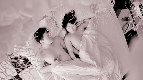 迷妹推荐--眼镜男爆操_巨乳极品女友后续，大奶子纯天然，被男友操了几炮，爱不释手太极品了