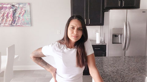 为了钱 隔壁人妻堕落了