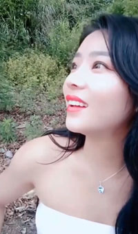 极品美少妇户外勾引猎物，偶遇幸运的山区护林员大叔激情野战