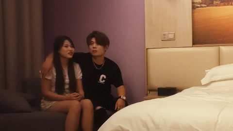 迷妹推荐--清纯校园风，刚拔完罐，身姿曼妙温柔可人，爆操骚逼高潮中