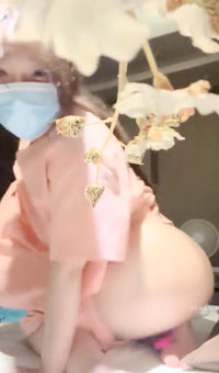 勾搭女王【蜜蜜蜜蜜蜜桃】足疗店勾搭男技师口爆+啪啪