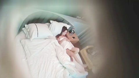 迷妹推荐--蓝灰圆床周末偷拍_上帝视角，视野清楚，画面流畅，声音响亮