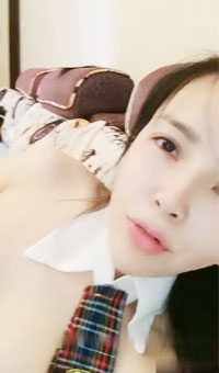 穿着学生装干完了还用性玩具