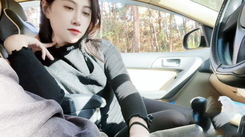 迷妹推荐--姐夫与小姨子野外车震超级刺激无套内射