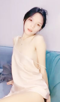 高颜值反差闺蜜_黑丝诱惑叠逼道具互插流白浆