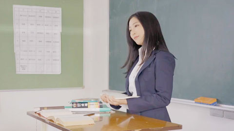 作为班主任女老师吃男生的欲望