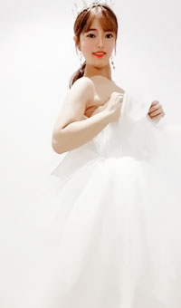 摄影,今天穿了一个婚纱