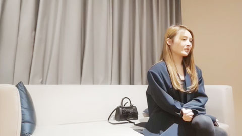 迷妹推荐--第一个妹子 最后不想搞 男的还想搞，然后打电话给鸡头 说重新安排