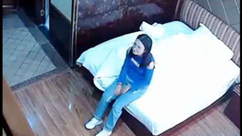 迷妹推荐--偷拍眼镜白领姐姐和男上司开房