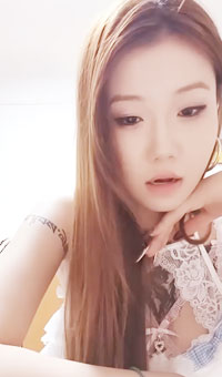 符文小美女、性感身材，多毛黑森林，大屌插穴，淫叫不停