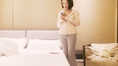 迷妹推荐--白虎大学生，怼了她快一个小时，妹妹非常耐操且说话温柔