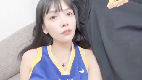 迷妹推荐--饥渴乖乖女偷吃男友兄弟被内射喊爽