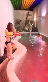 他妈的现在当网红赚钱啊