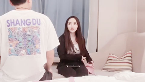 迷妹推荐--丰臀肥乳_超有肉感熟女_竟然要求内射她