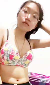 眼镜妹和男友视频画面