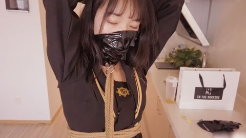 迷妹推荐--这样捆绑学生妹子