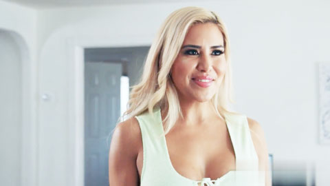 偷看我性感拉丁裔继母锻炼时的样子