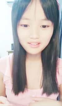 清纯邻家小妹 手指抠弄骚穴淫水泛滥 和男友酒店洗澡口交啪啪