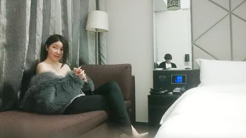 迷妹推荐--今晚骚货撩人手段一流，玉足抚屌嫩穴自慰