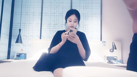 迷妹推荐--极品婴儿肥小姐