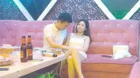 迷妹推荐--ktv叫俩妹子来happy一下