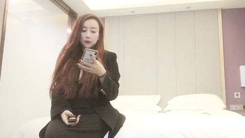 迷妹推荐--约操高端外围小姐姐，极品女神美乳翘臀肤白如玉激战一场