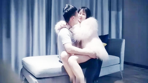 迷妹推荐--约操皮草少妇