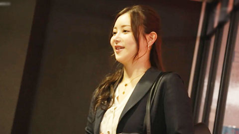 虽然你有丈夫，我有妻子，但你和单位的同事却互相寻找，直到太阳升起。白峰美宇