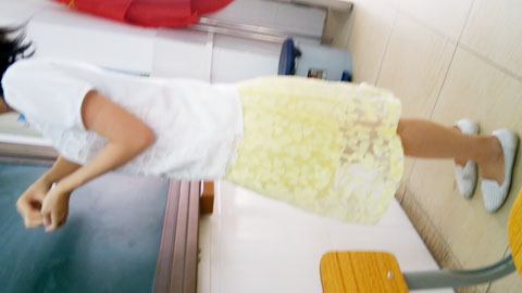 迷妹推荐--偷拍老师裙底