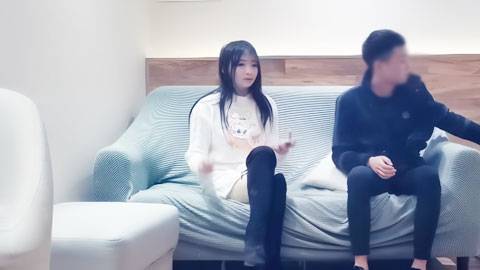 迷妹推荐--小骚蹄子纯欲风童颜巨乳很耐冲_听译字幕