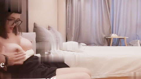 迷妹推荐--网约兼职大胸妹，皮肤白嫩光滑胸又大又软后入超爽