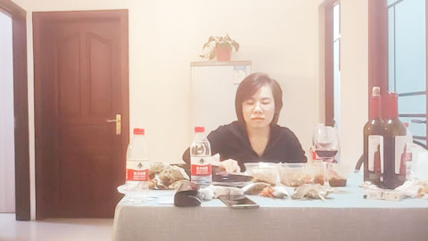 迷妹推荐--约少妇回家吃饭 接着干一炮