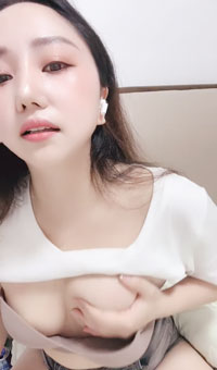 G奶御姐鲍鱼略肥，拉尿扣穴道具抽插自慰！