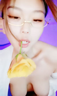 小穴滴蜡~喷水~夹奶头！