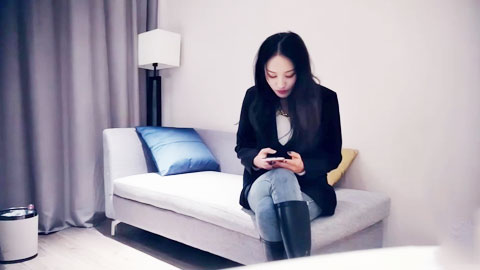 迷妹推荐--顶级蜜桃美臀高端外围美女，腰细胸大身材一流_，舔屌扣穴妹子一脸享受_，我要被操死了太爽