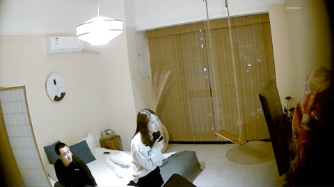 迷妹推荐--绝版日式秋千房偷拍休息日白领美女和领导开房过夜