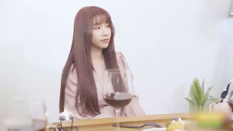 迷妹推荐--女奴翻身做女王 性玩物女孩的致富逆袭